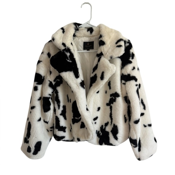 Jade & Ivory Jackets & Blazers - Jade & Ivory White and Black Cow Print Faux Fur Cropped Jacket, Size Small